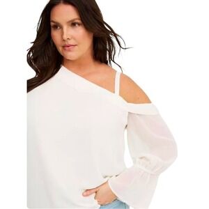Torrid Asymetrical Top Blouse 'Winter White' Ivory Cream L/S Womens 2X NWT